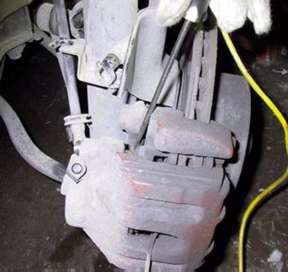 Bmw 535i squeaky brakes